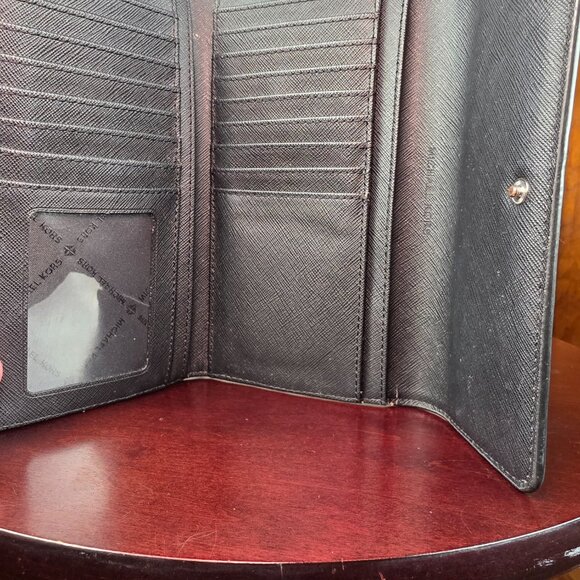 Michael Kors Womens Jet Set Travel Large Trifold Leather Wallet, Black - Picture 12 of 17